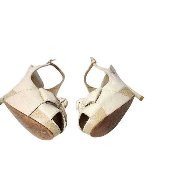 Stuart Weitzman  - Picture 7 of 11